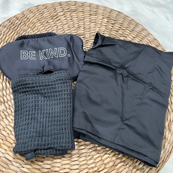 Travel sleep set - Picture 2 of 2